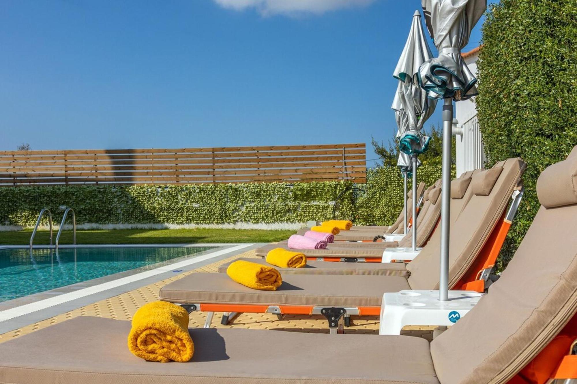 Amazing Villa Chrysanthi With Private Pool In Heraklion Epano Vathia Exteriör bild
