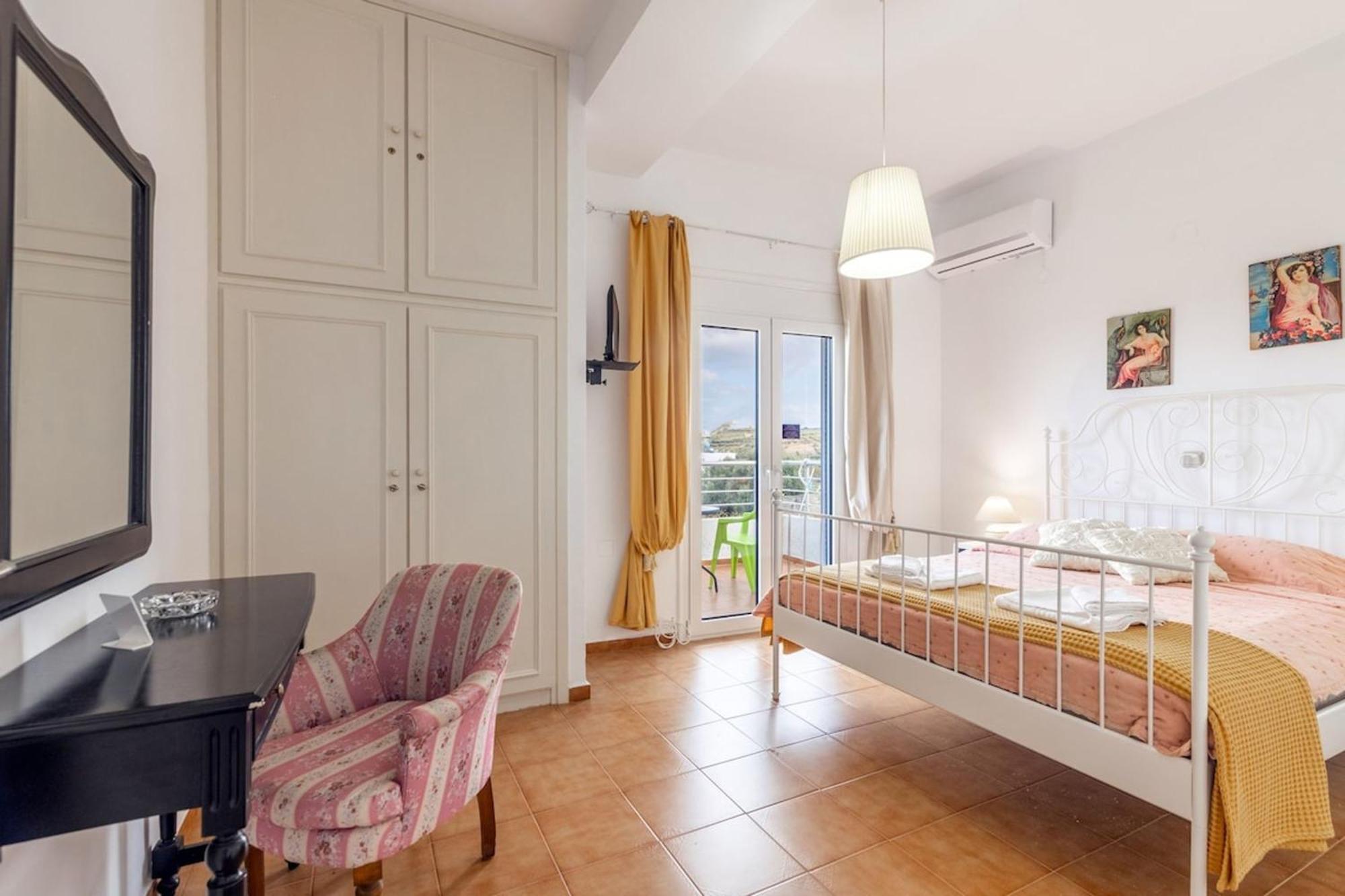 Amazing Villa Chrysanthi With Private Pool In Heraklion Epano Vathia Exteriör bild