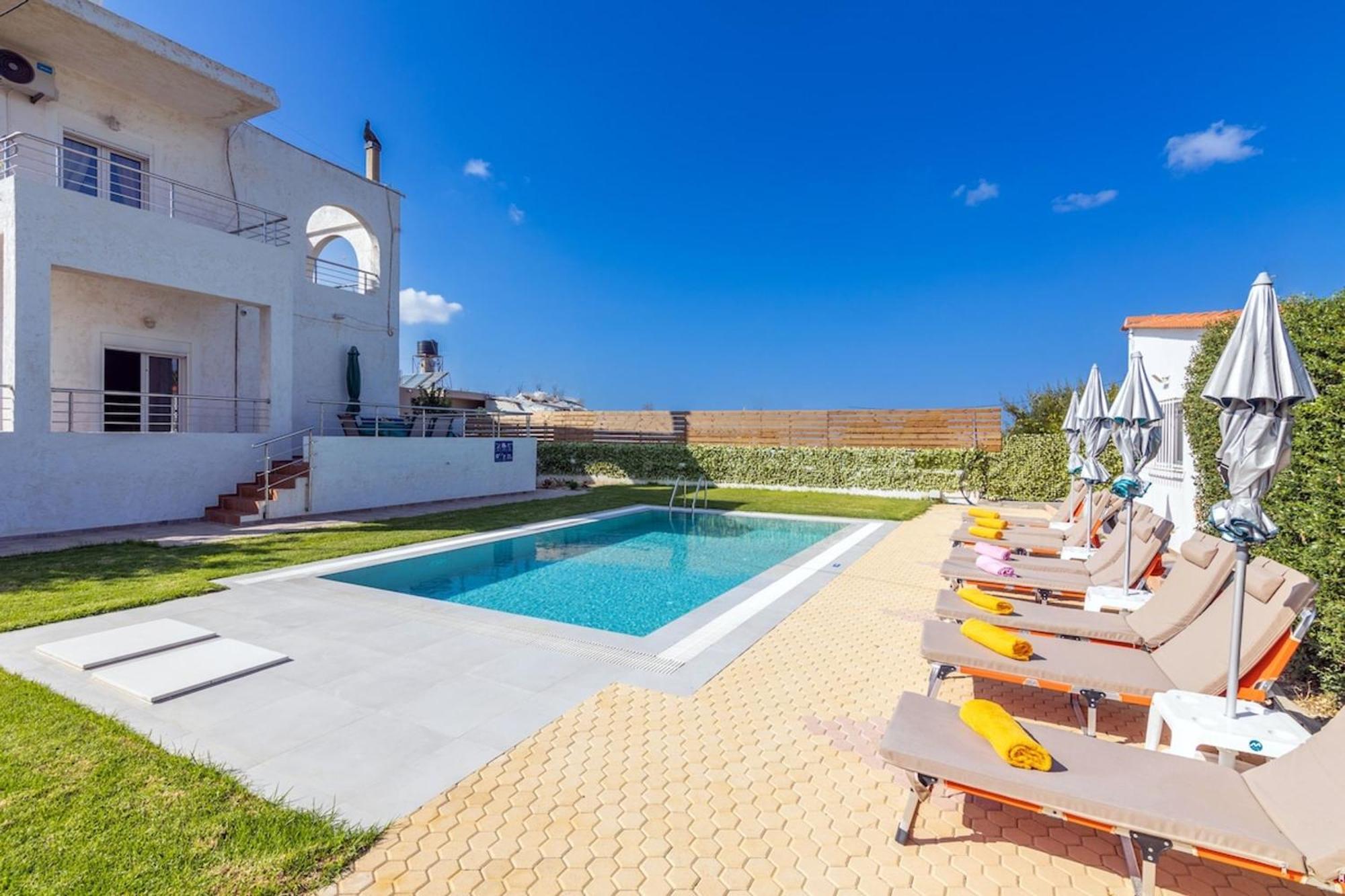 Amazing Villa Chrysanthi With Private Pool In Heraklion Epano Vathia Exteriör bild