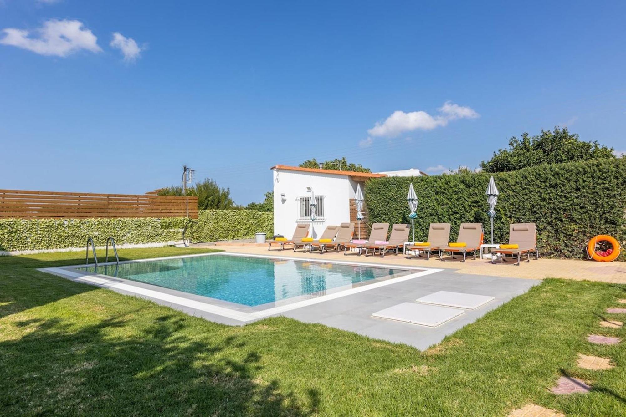 Amazing Villa Chrysanthi With Private Pool In Heraklion Epano Vathia Exteriör bild